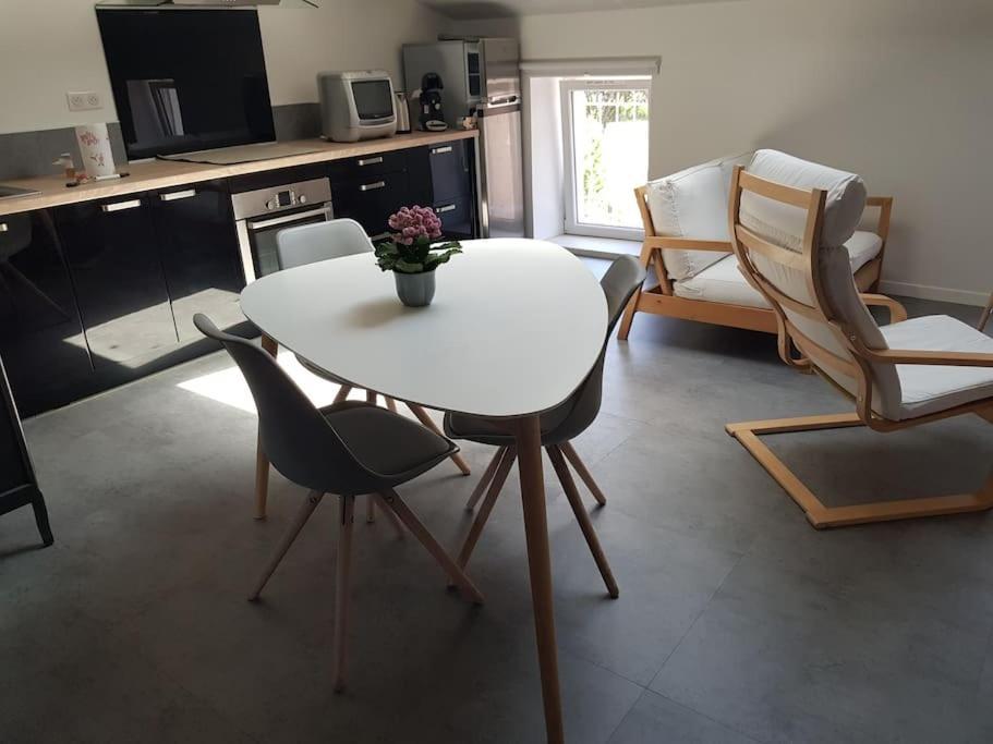 Petite Maison Type Loft En Plein Bourg D'Ambazac Eksteriør billede